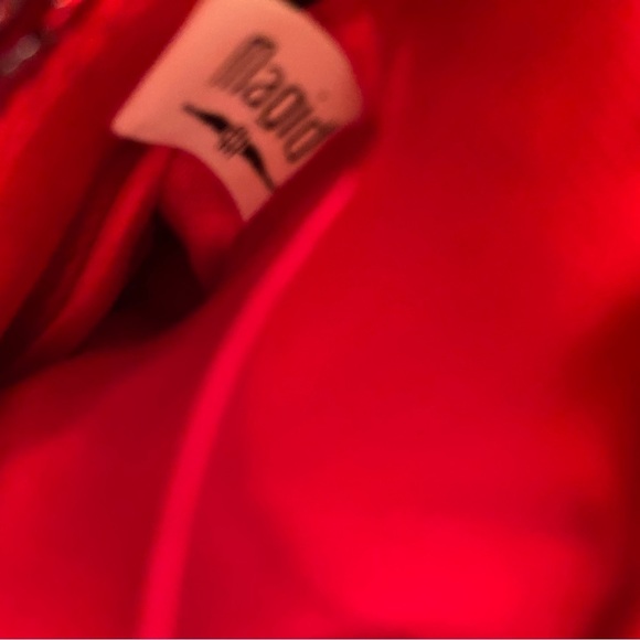 Magid Women’s Red Heavily Sequins Shoulder Bag - Picture 5 of 7